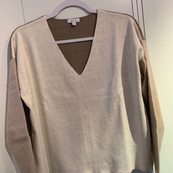 Neutral three-tone sweater - Picture 2 of 10